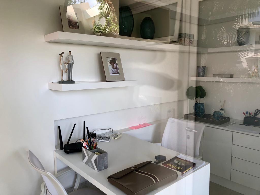 Casa de Alto Luxo no Alphaville Flamboyant - 5 Suítes com Piscina Borda Infinita