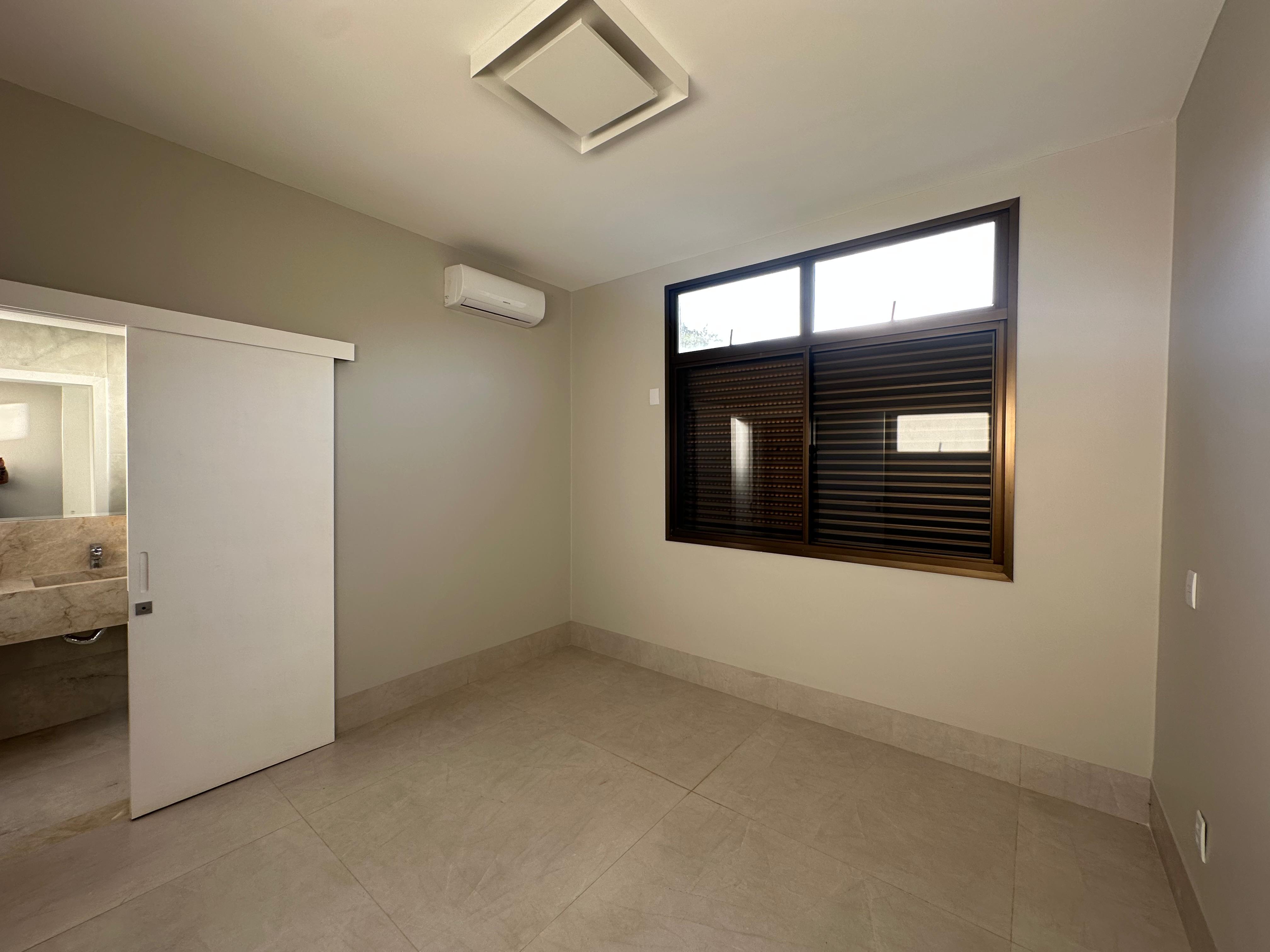 Casa mobiliada á venda no Residencial Alphaville Flamboyant / 5 suítes