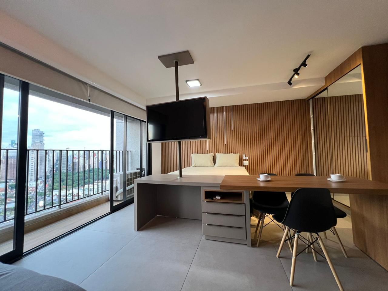 Flat no Setor Bueno, proximo ao Vaca Brava / Goiania shopping / Mobiliado e decorado/ Predio novo