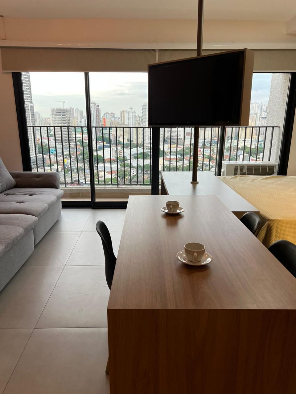 Flat no Setor Bueno, proximo ao Vaca Brava / Goiania shopping / Mobiliado e decorado/ Predio novo