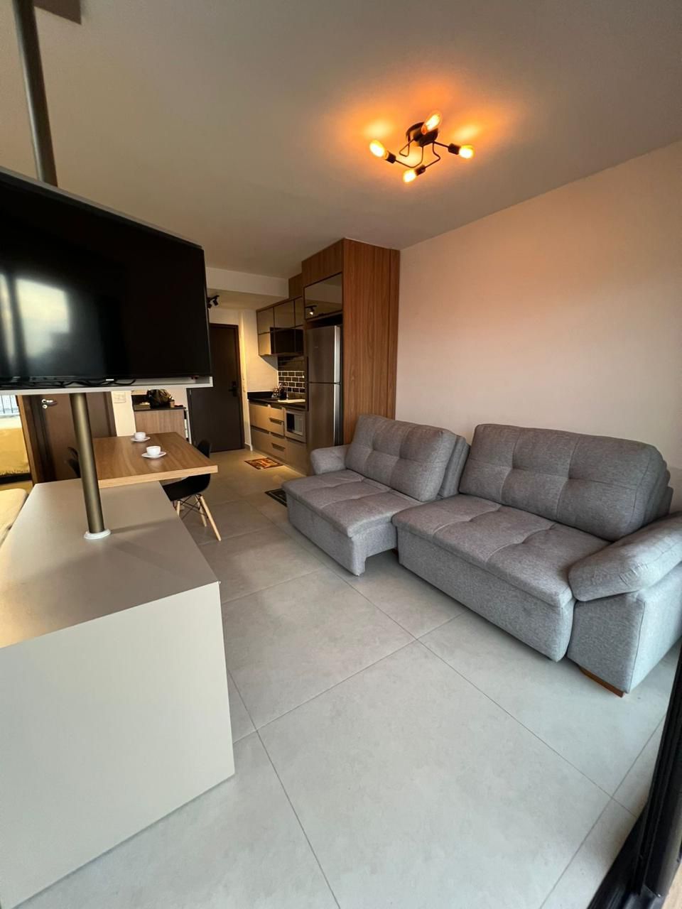 Flat no Setor Bueno, proximo ao Vaca Brava / Goiania shopping / Mobiliado e decorado/ Predio novo