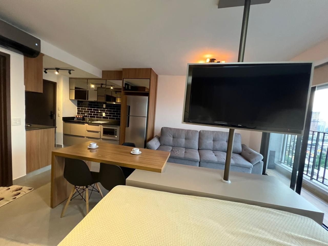 Flat no Setor Bueno, proximo ao Vaca Brava / Goiania shopping / Mobiliado e decorado/ Predio novo