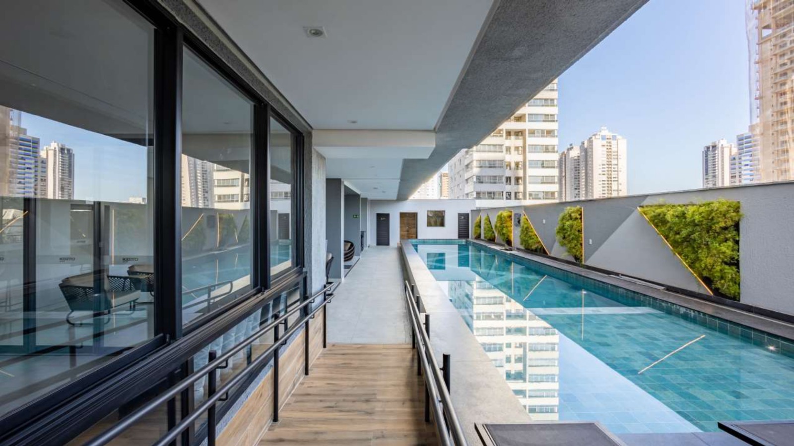 Flat no Setor Bueno, proximo ao Vaca Brava / Goiania shopping / Mobiliado e decorado/ Predio novo