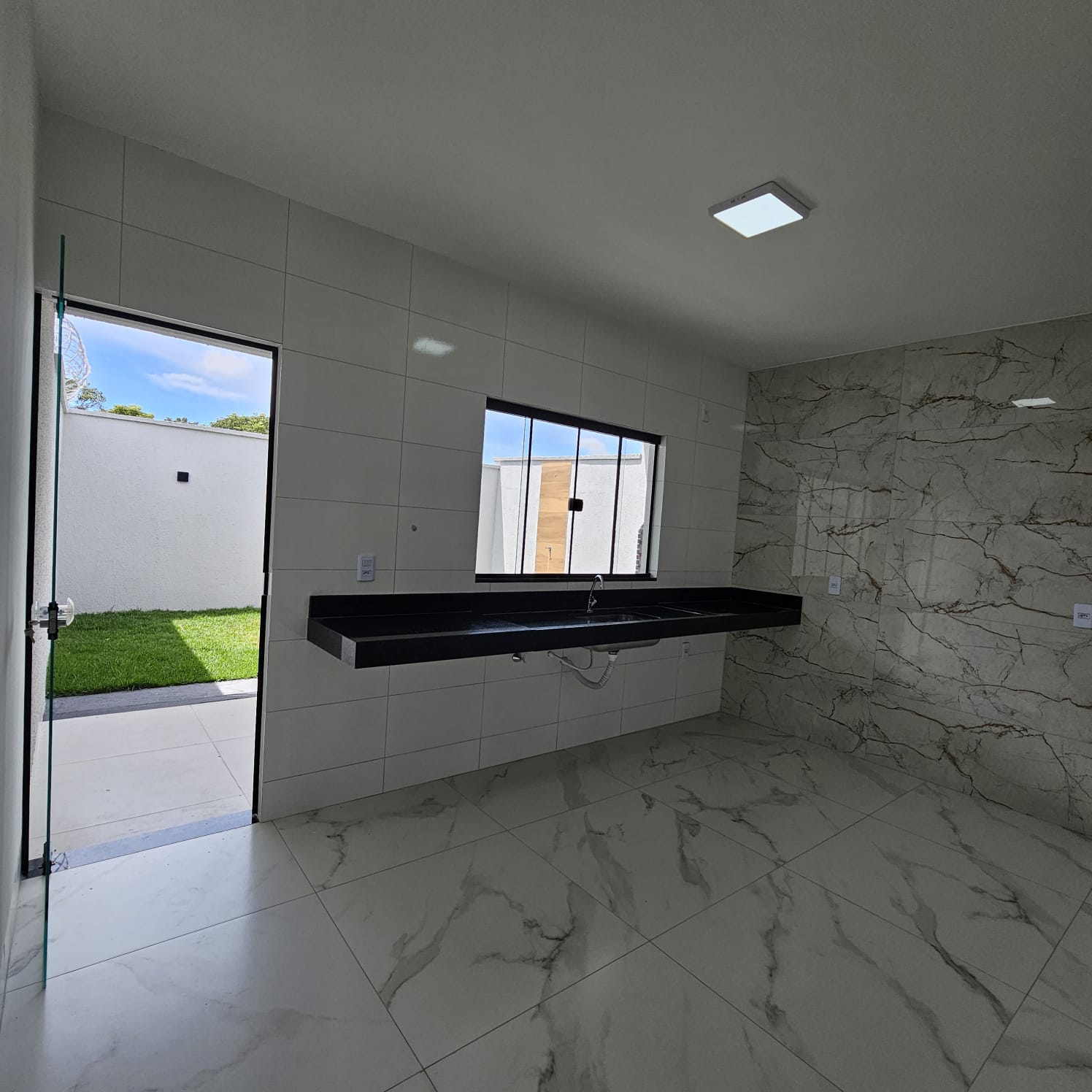 Casa a venda no Jardim Himalaia em Aparecida de Goiânia / 1 suíte / 97m²