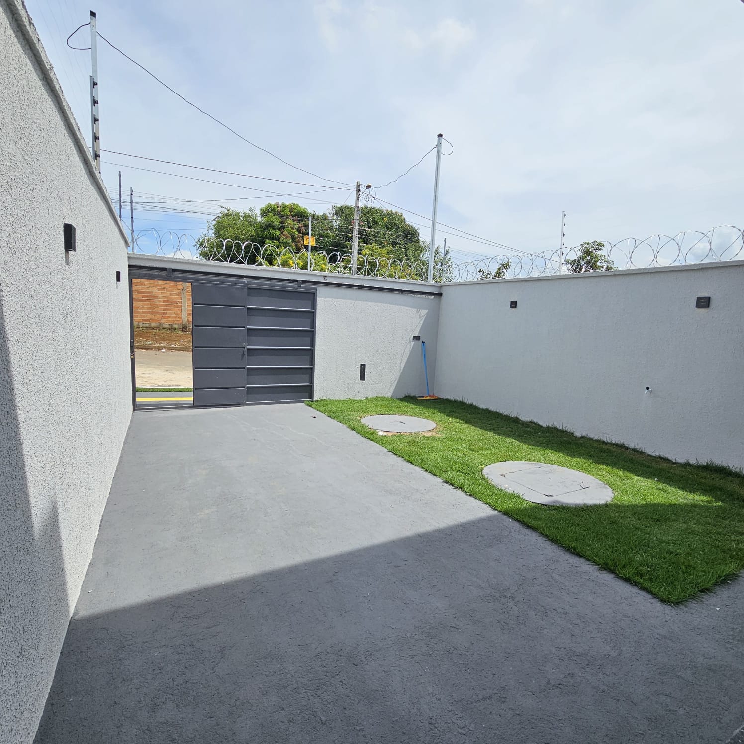 Casa a venda no Jardim Himalaia em Aparecida de Goiânia / 1 suíte / 97m²
