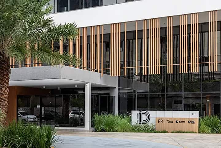 Flat para venda ou aluguel / mobiliado / 1 vaga / predio novo / rooftop no 38º / jacuzzi / piscina