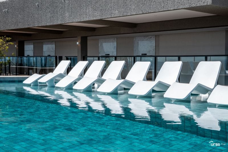 Flat para venda ou aluguel / mobiliado / 1 vaga / predio novo / rooftop no 38º / jacuzzi / piscina