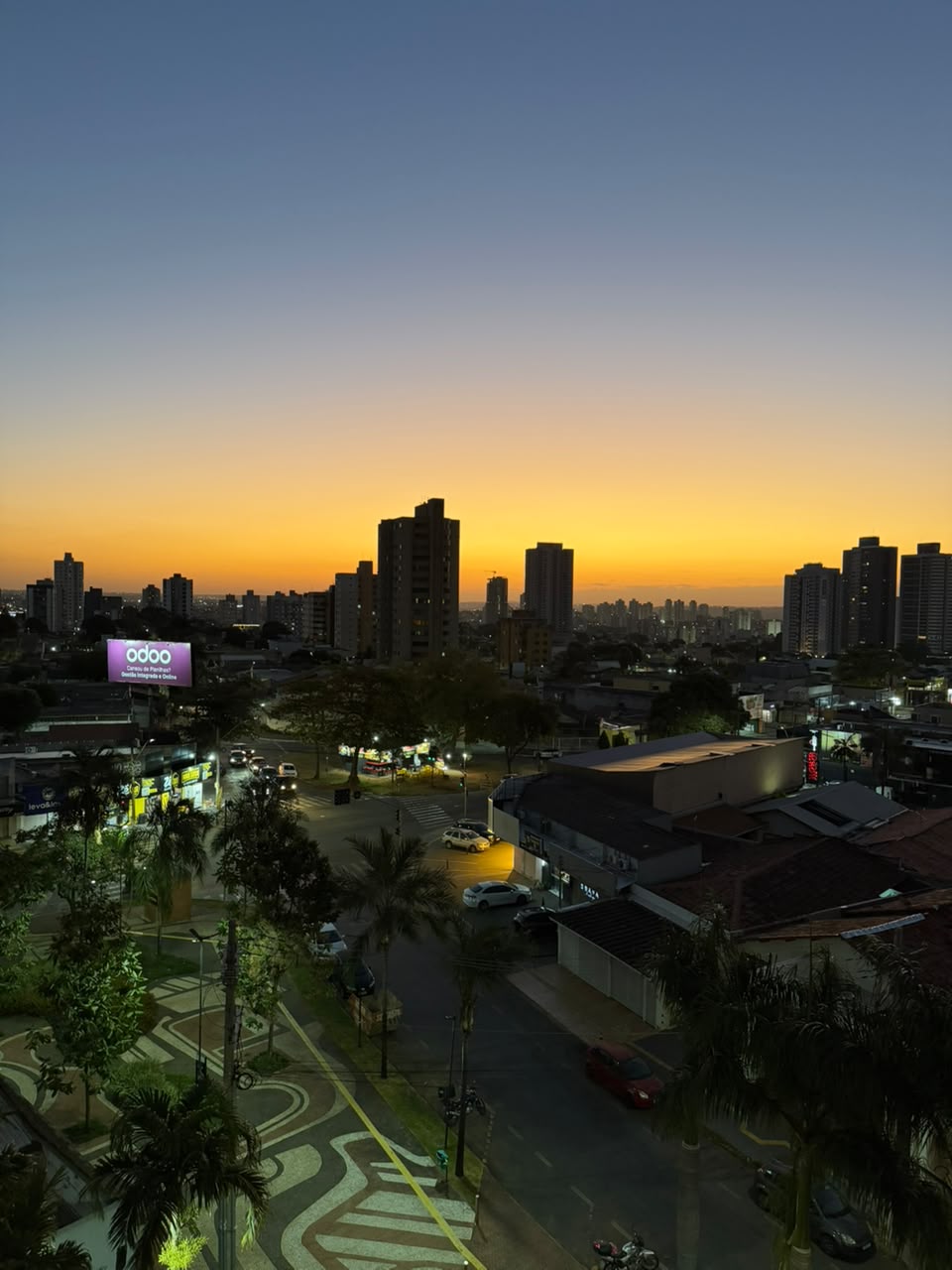 Apartamento à Venda no Kingdom Park Residence / 4 suítes / 4 vagas / Mobiliado / Setor Marista
