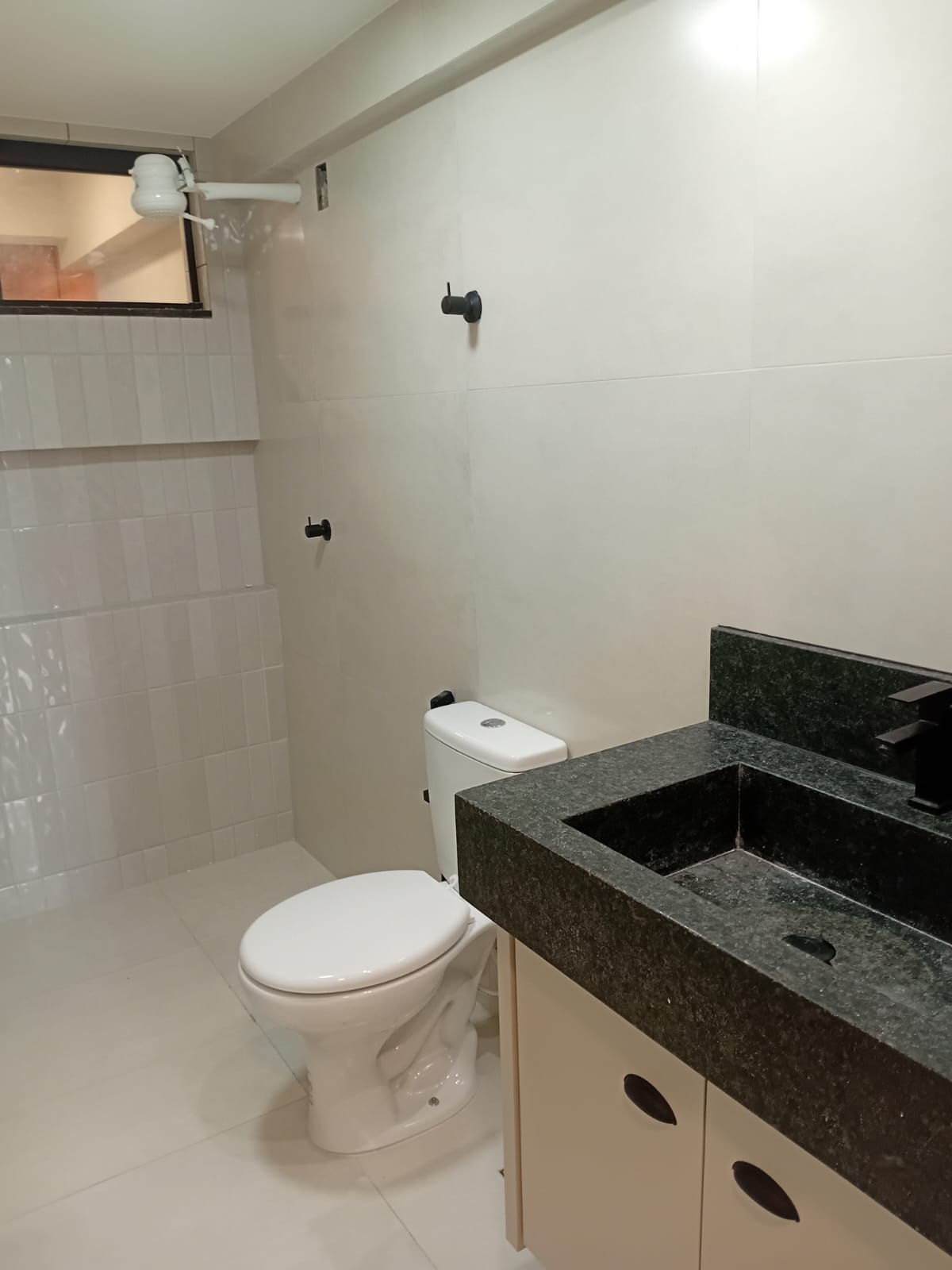 Apartamento à Venda no Edifício Ivana / 2 suítes / 1 vaga / Setor Bueno