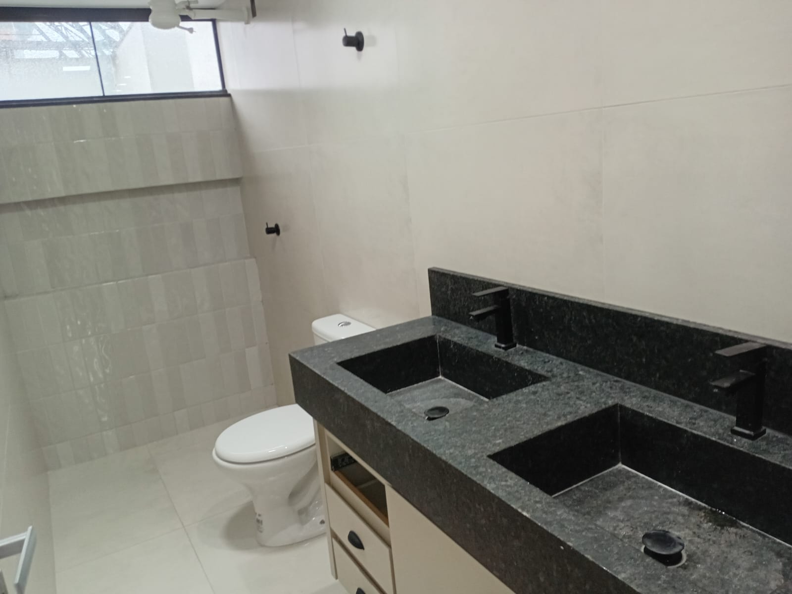 Apartamento à Venda no Edifício Ivana / 2 suítes / 1 vaga / Setor Bueno