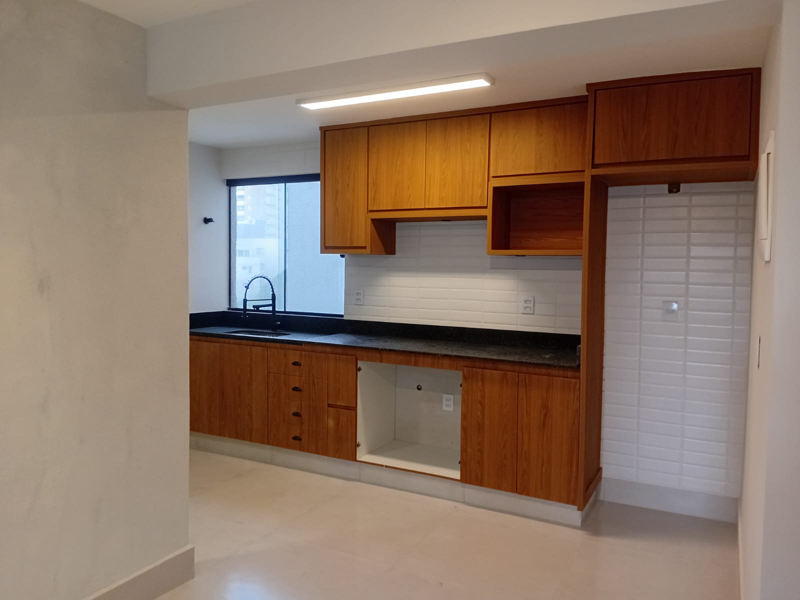 Apartamento à Venda no Edifício Ivana / 2 suítes / 1 vaga / Setor Bueno