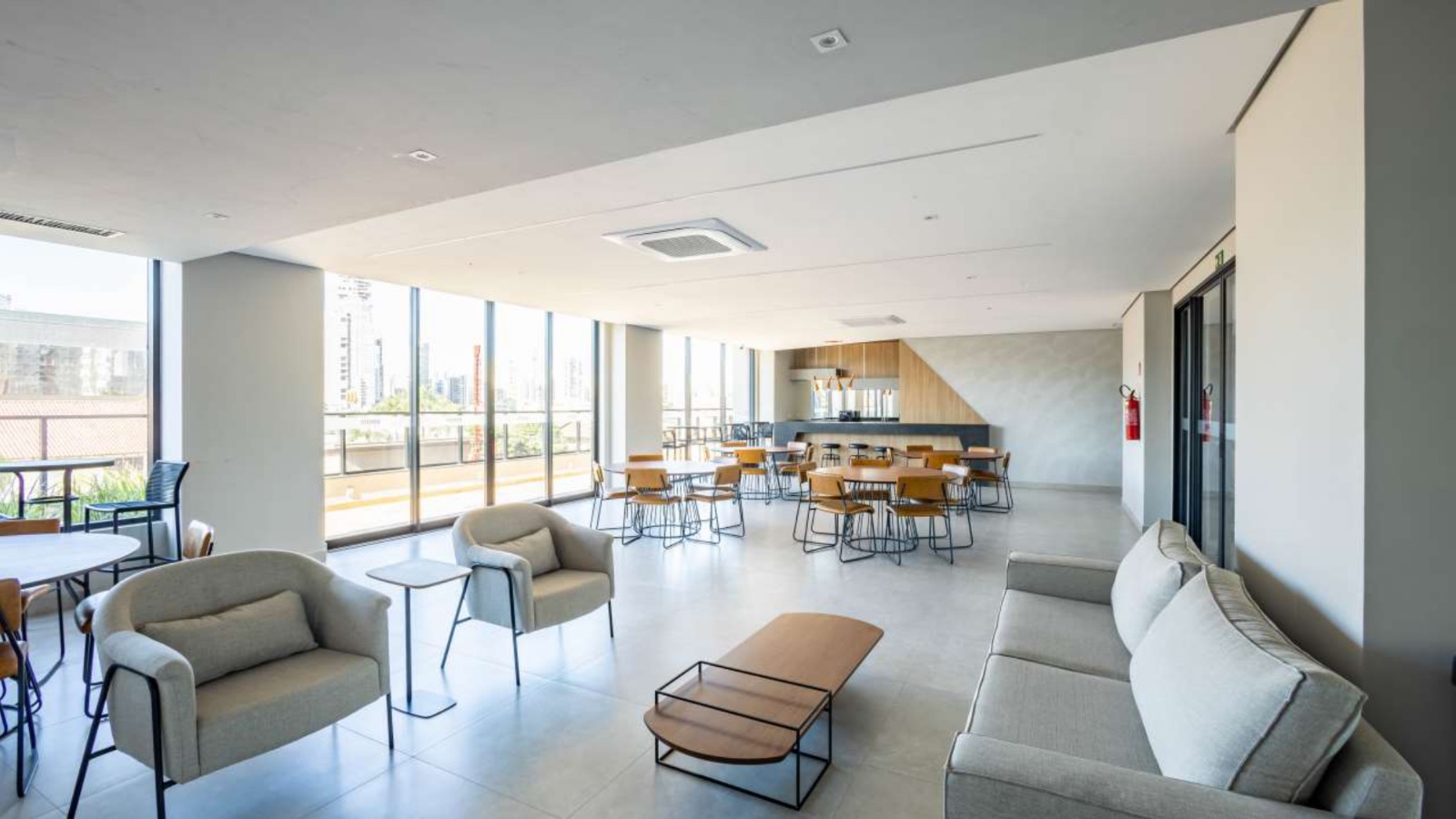 Apartamento a venda ou aluguel / 2 quartos / 1 suite / mobiliado / predio novo / rooftop / 1 vaga