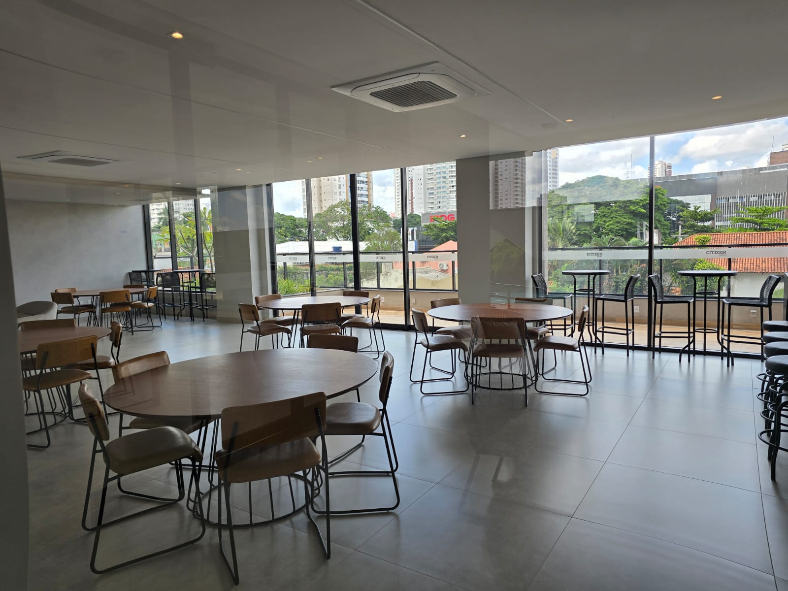 Apartamento a venda ou aluguel / 2 quartos / 1 suite / mobiliado / predio novo / rooftop / 1 vaga