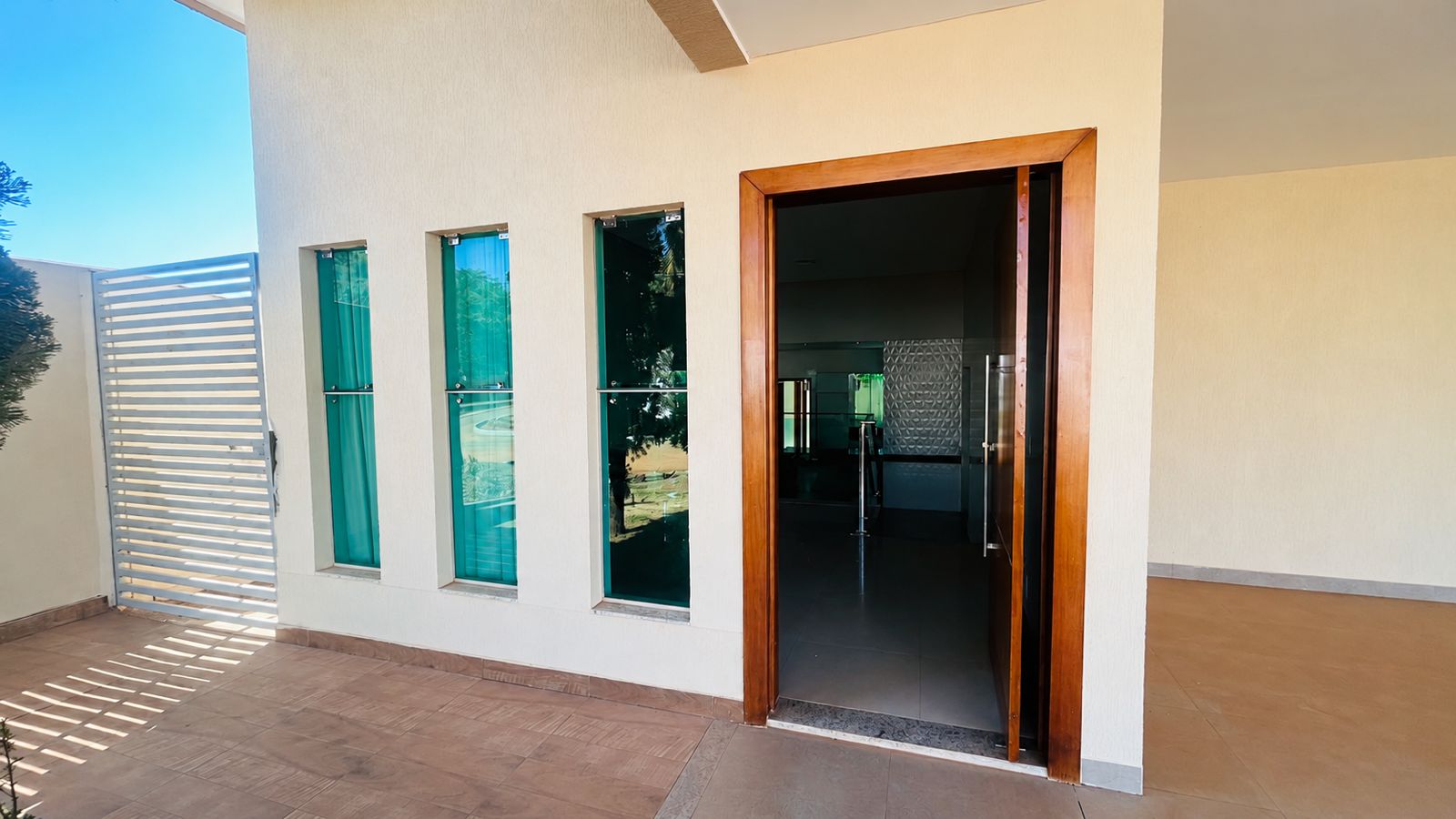 Venda de Casa Térrea em Condomínio fechado no Residencial Jardim Veneza