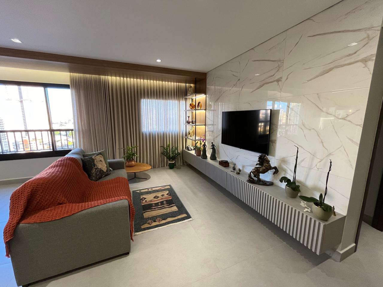 Apartamento Setor Bueno a venda / 2 quartos / lavabo / 2 vagas / predio novo / mobiliado
