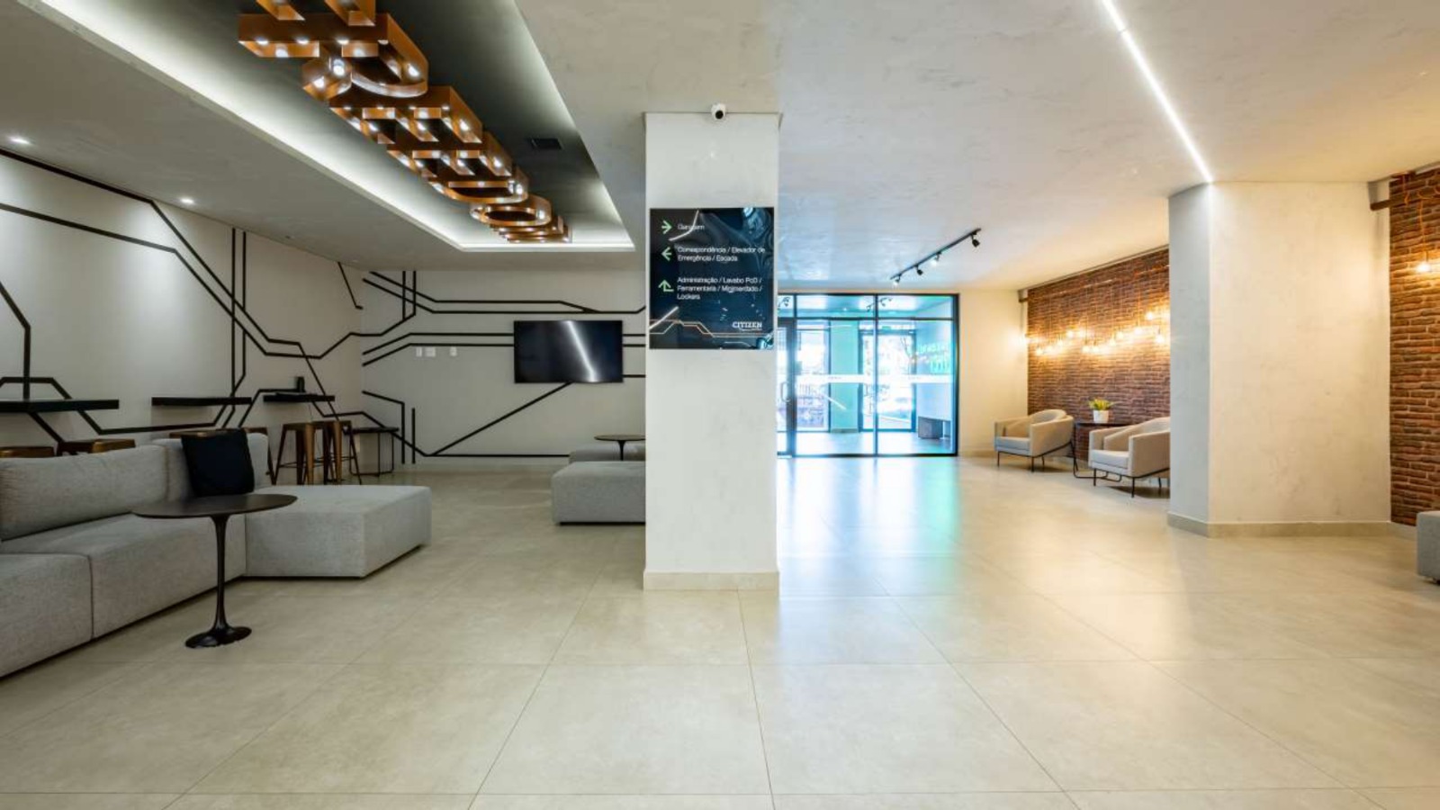 Apartamento Setor Bueno a venda / 2 quartos / lavabo / 2 vagas / predio novo / mobiliado