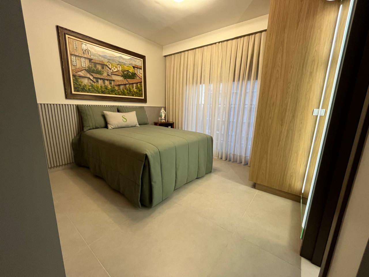 Apartamento Setor Bueno a venda / 2 quartos / lavabo / 2 vagas / predio novo / mobiliado