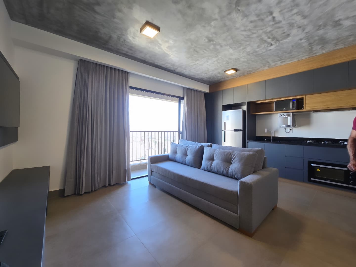 APARTAMENTO A VENDA 2 QUARTOS COM LAVABO / MOBILIADO / ANDAR ALTO /  2 VAGAS / PROXIMO A PRAÇA TAMANDARE