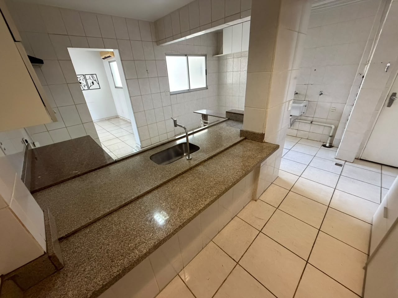 Apartamento à Venda no Edifício Itatiaia / 1 suíte / 2 vagas / Setor Marista