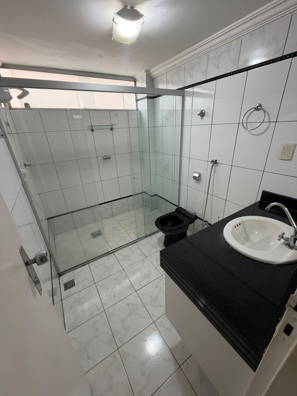 Apartamento à Venda no Edifício Itatiaia / 1 suíte / 2 vagas / Setor Marista