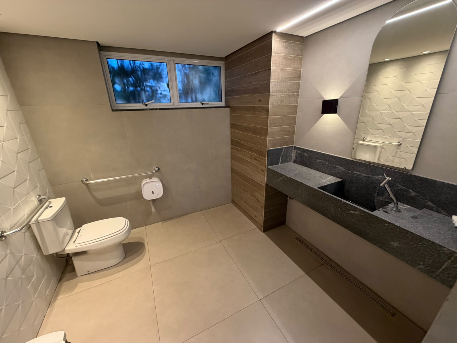 Apartamento à Venda no Edifício Itatiaia / 1 suíte / 2 vagas / Setor Marista