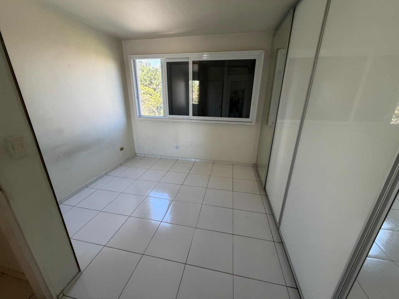 Apartamento à Venda no Edifício Itatiaia / 1 suíte / 2 vagas / Setor Marista