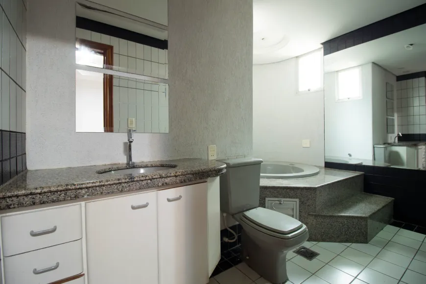 Apartamento a venda de 217m² com 4 quartos (3 suítes) / 2 vagas / lazer completo / Setor Bueno / Água inclusa no condomínio