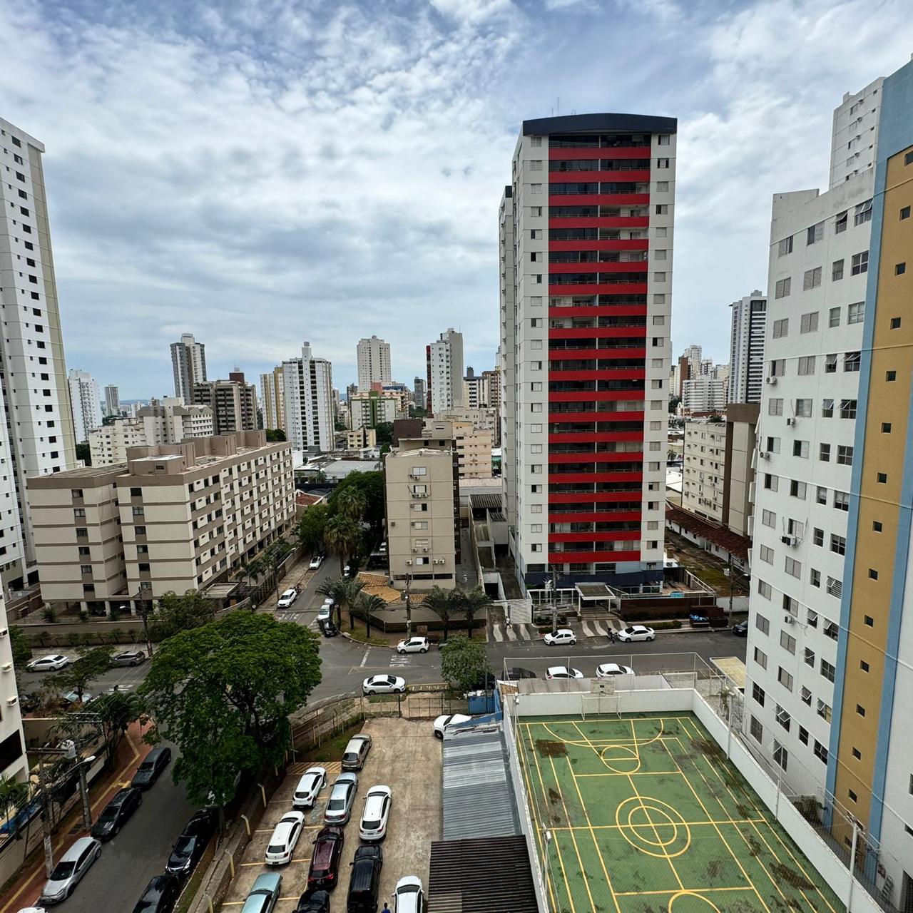 Apartamento no Setor Bueno a venda / 3 suites mais office / 2 vagas / lazer sem academia