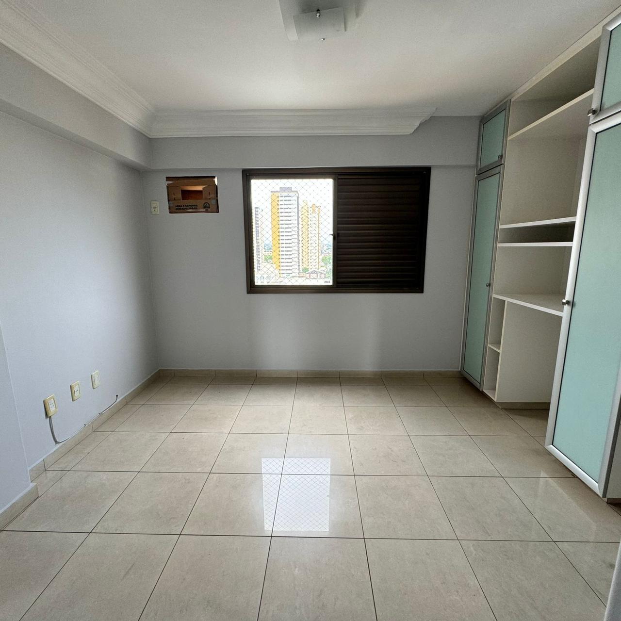 Apartamento no Setor Bueno a venda / 3 suites mais office / 2 vagas / lazer sem academia