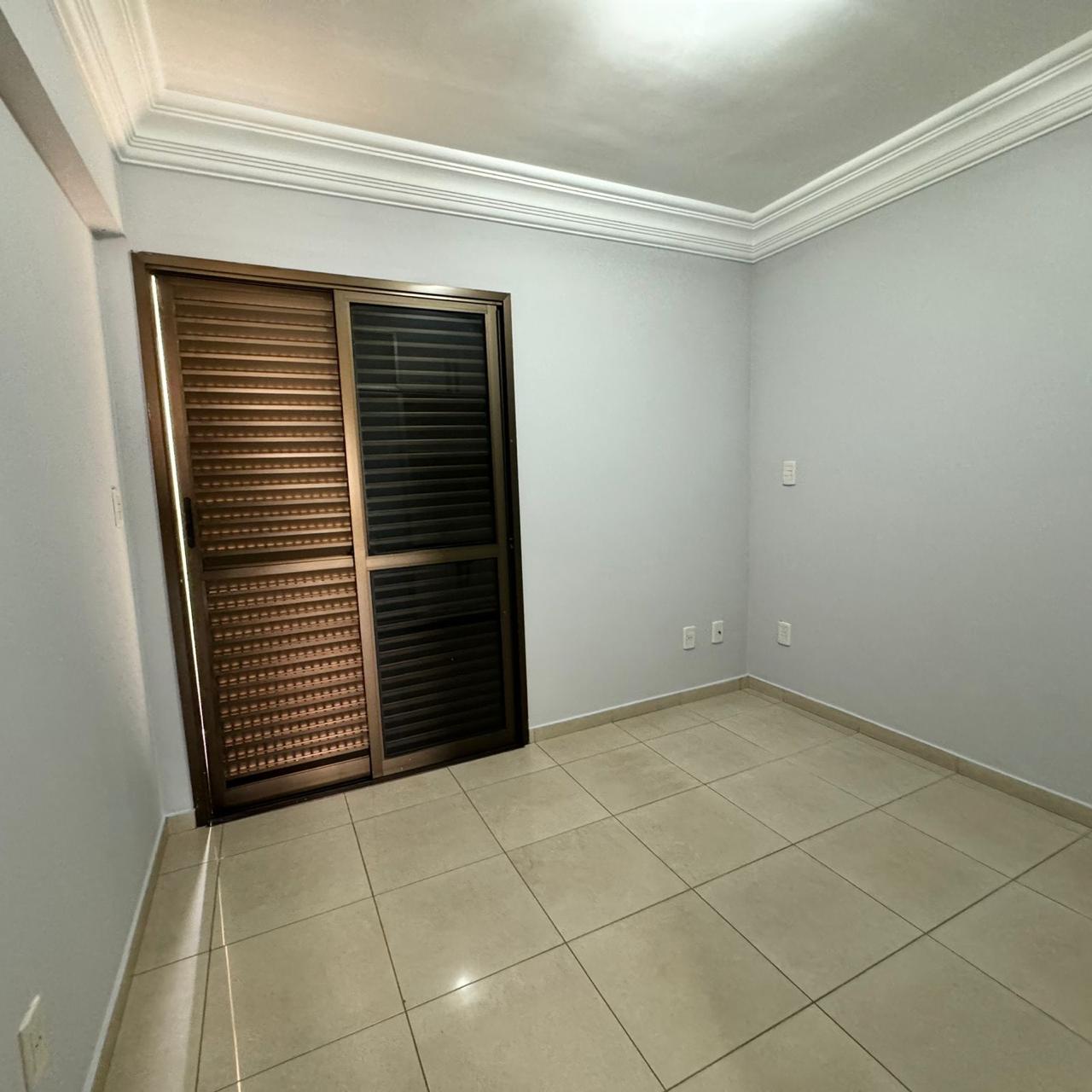 Apartamento no Setor Bueno a venda / 3 suites mais office / 2 vagas / lazer sem academia