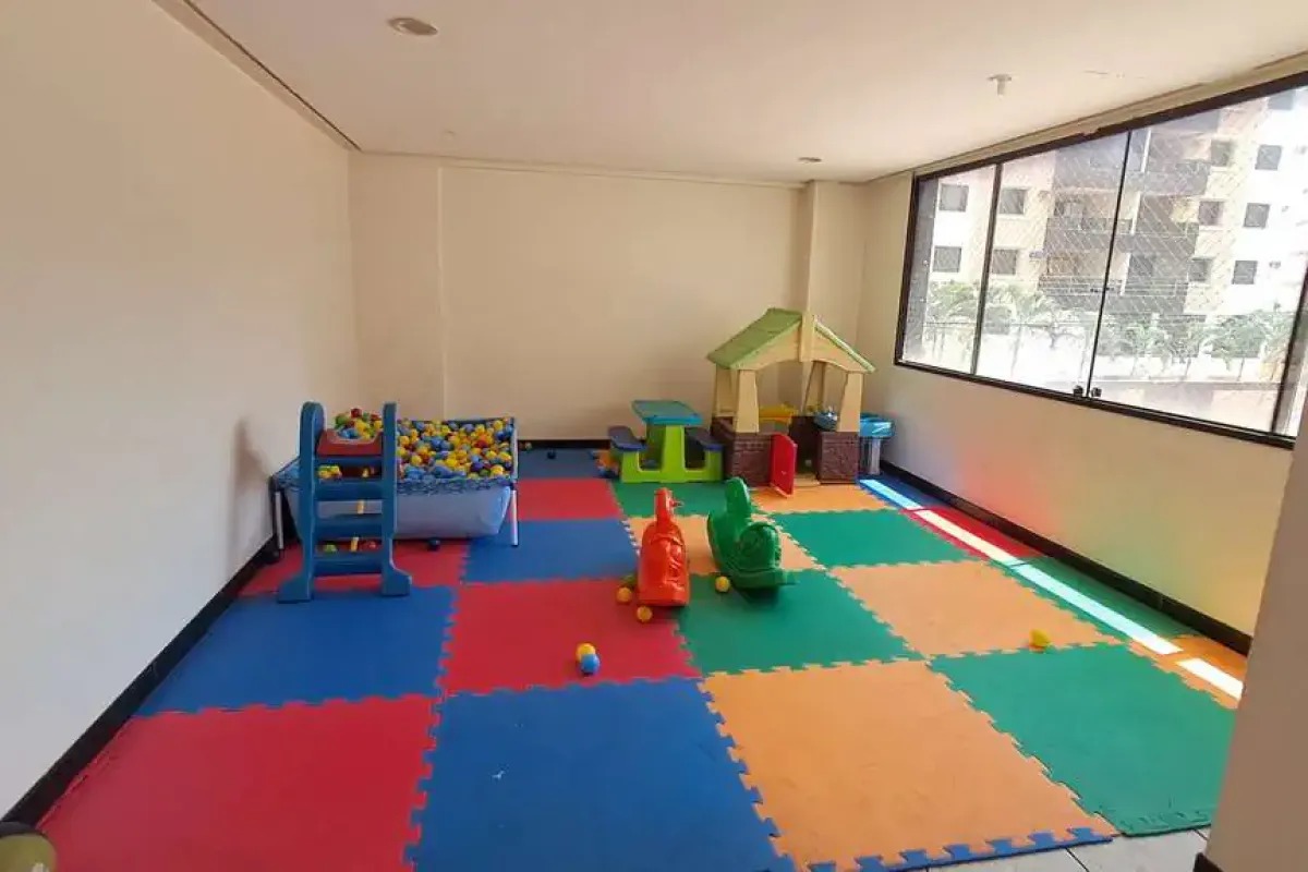Apartamento no Setor Bueno a venda / 3 suites mais office / 2 vagas / lazer sem academia