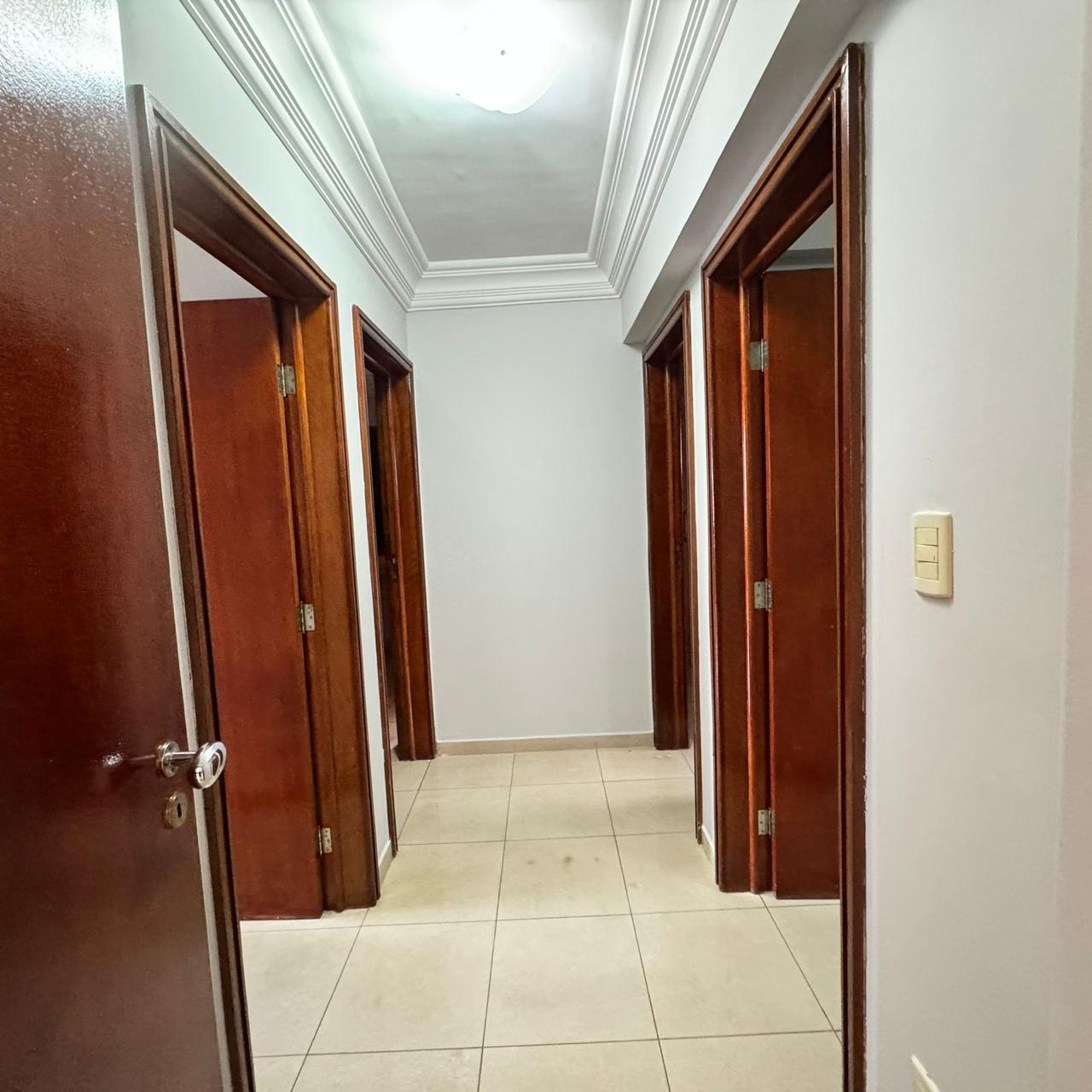 Apartamento no Setor Bueno a venda / 3 suites mais office / 2 vagas / lazer sem academia