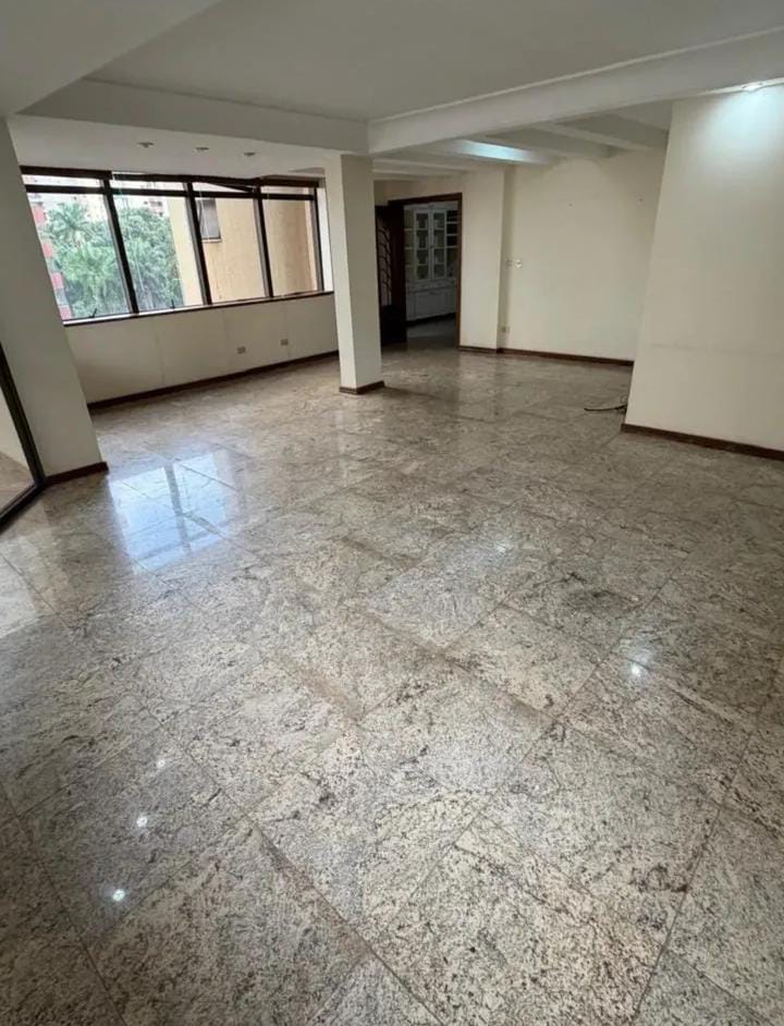 Apartamento à venda no Edifício Lara Garden / 2 suítes / 2 vagas / Setor Bueno
