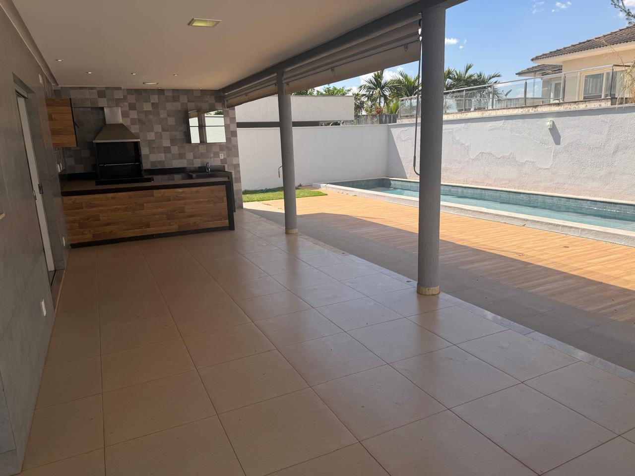 Sobrado à venda no Jardins Milão / 5 suítes / 6 vagas