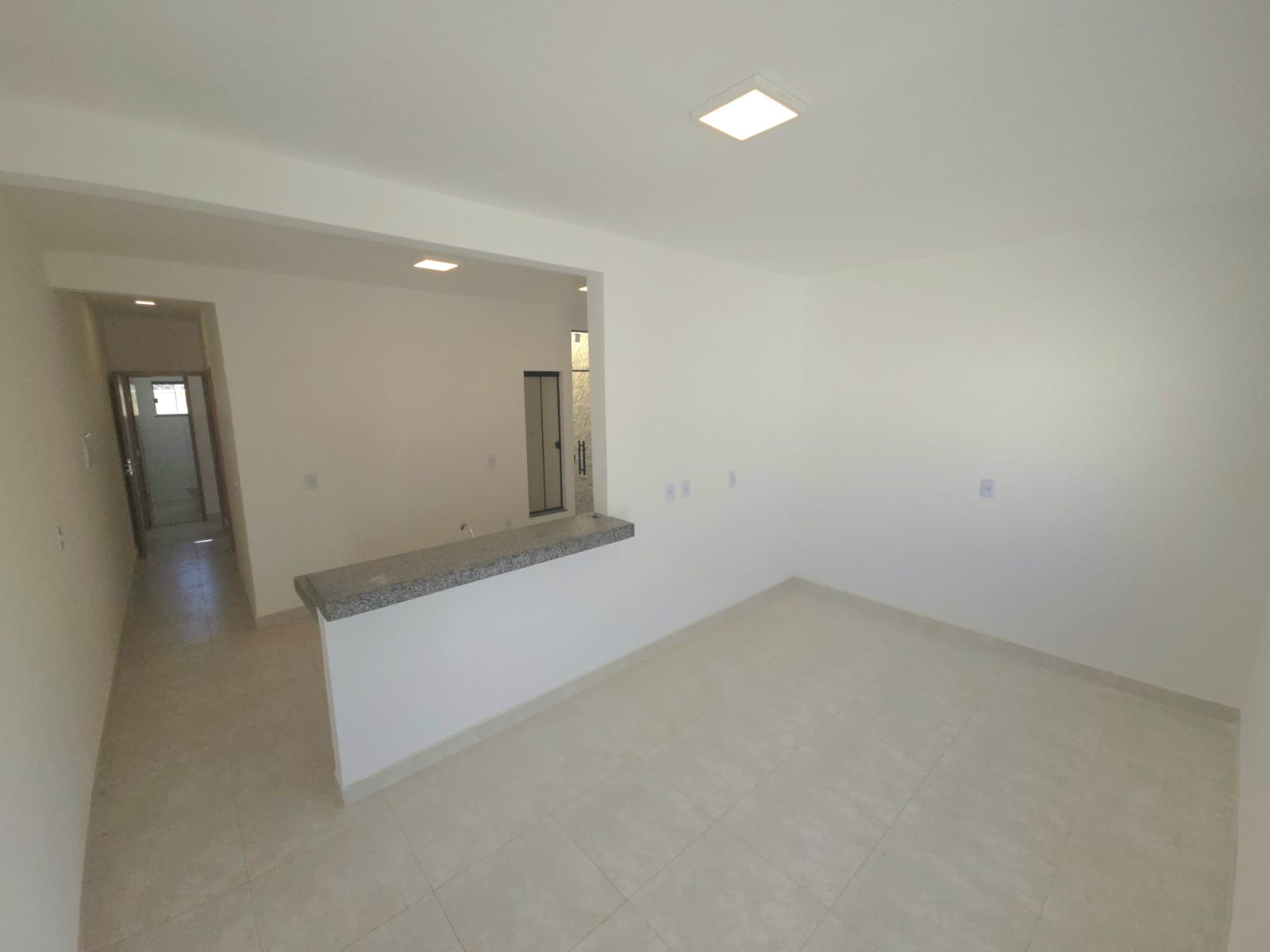 Casa com 2 quartos a venda GO 040, proximo ao Madre Germana e terminal Maranata em Goiania