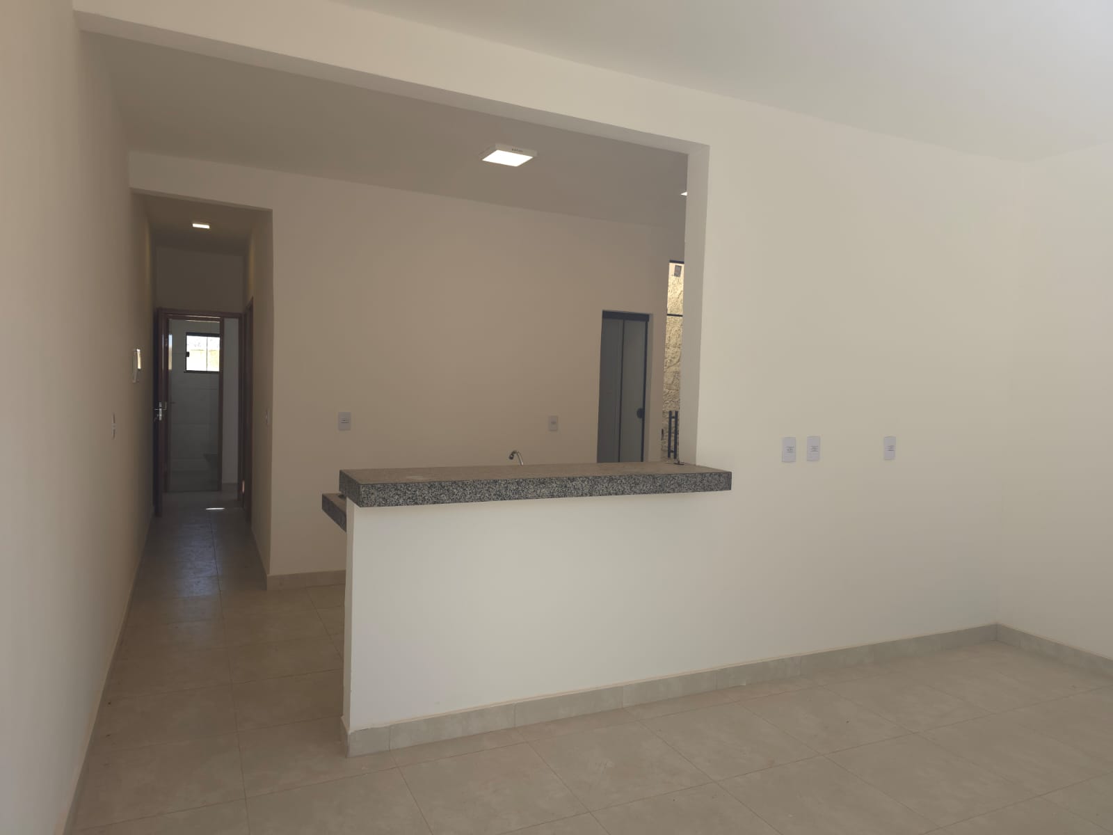 Casa com 2 quartos a venda GO 040, proximo ao Madre Germana e terminal Maranata em Goiania