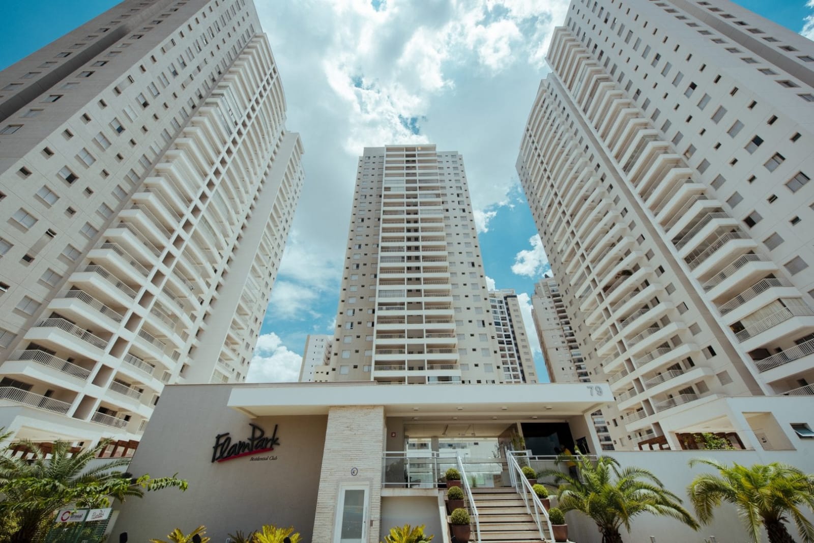 Apartamento à Venda no Flampark Residencial Club Torre 2 / 3 suítes plenas / 2 vagas / Jardim Goiás