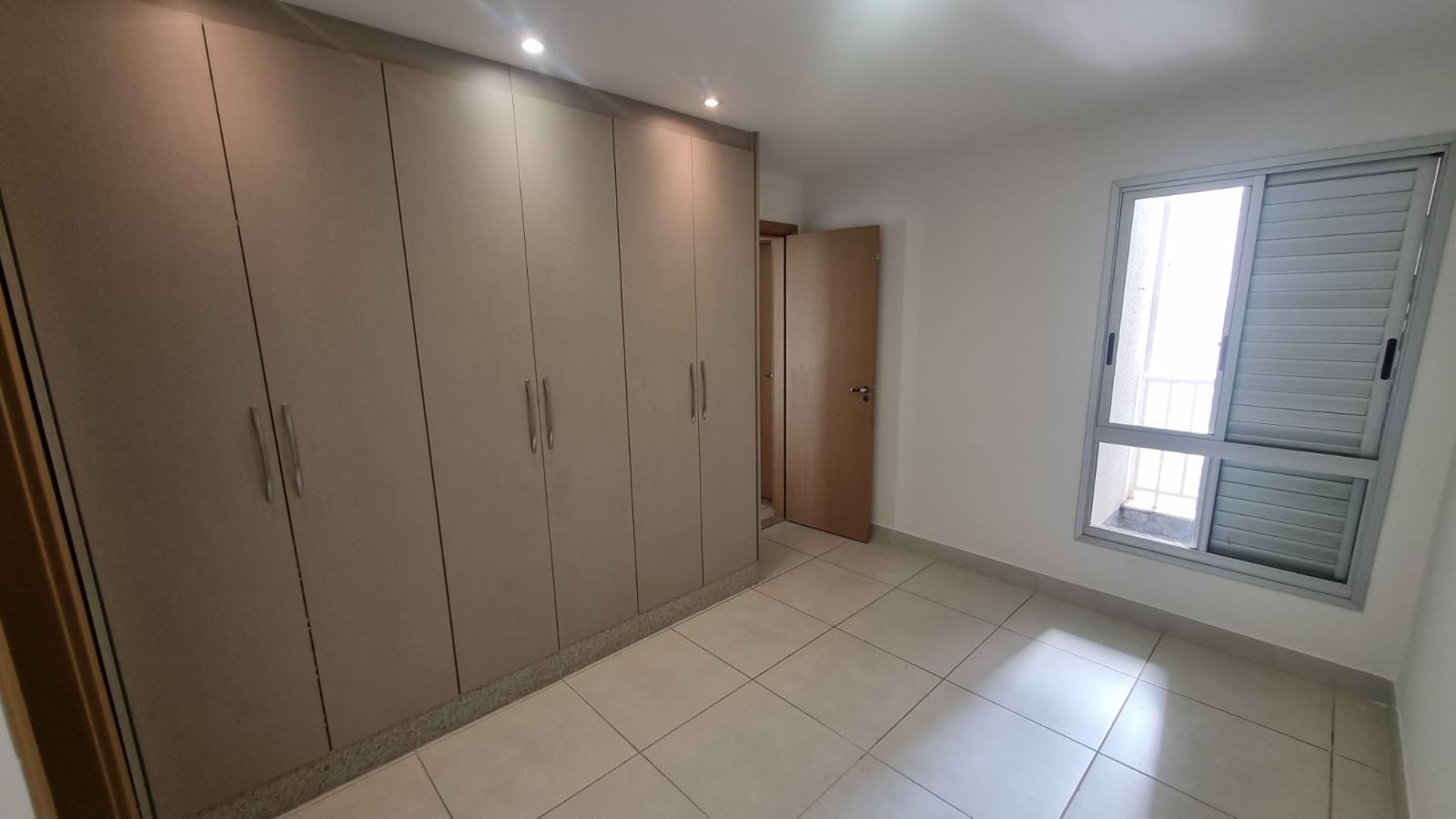 Apartamento à Venda no Flampark Residencial Club Torre 2 / 3 suítes plenas / 2 vagas / Jardim Goiás
