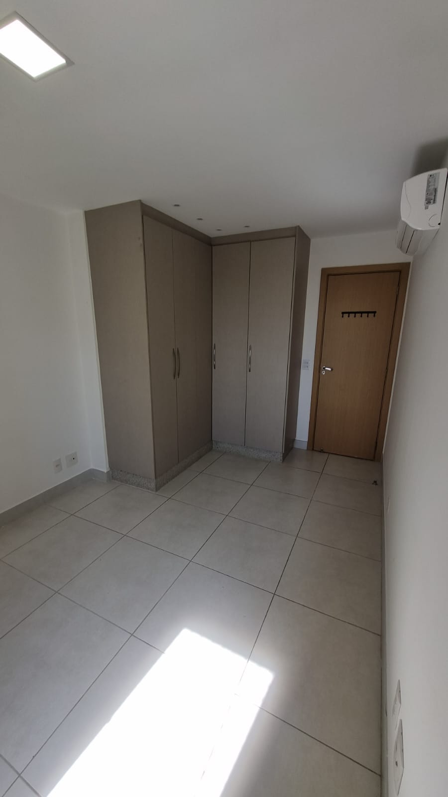 Apartamento à Venda no Flampark Residencial Club Torre 2 / 3 suítes plenas / 2 vagas / Jardim Goiás
