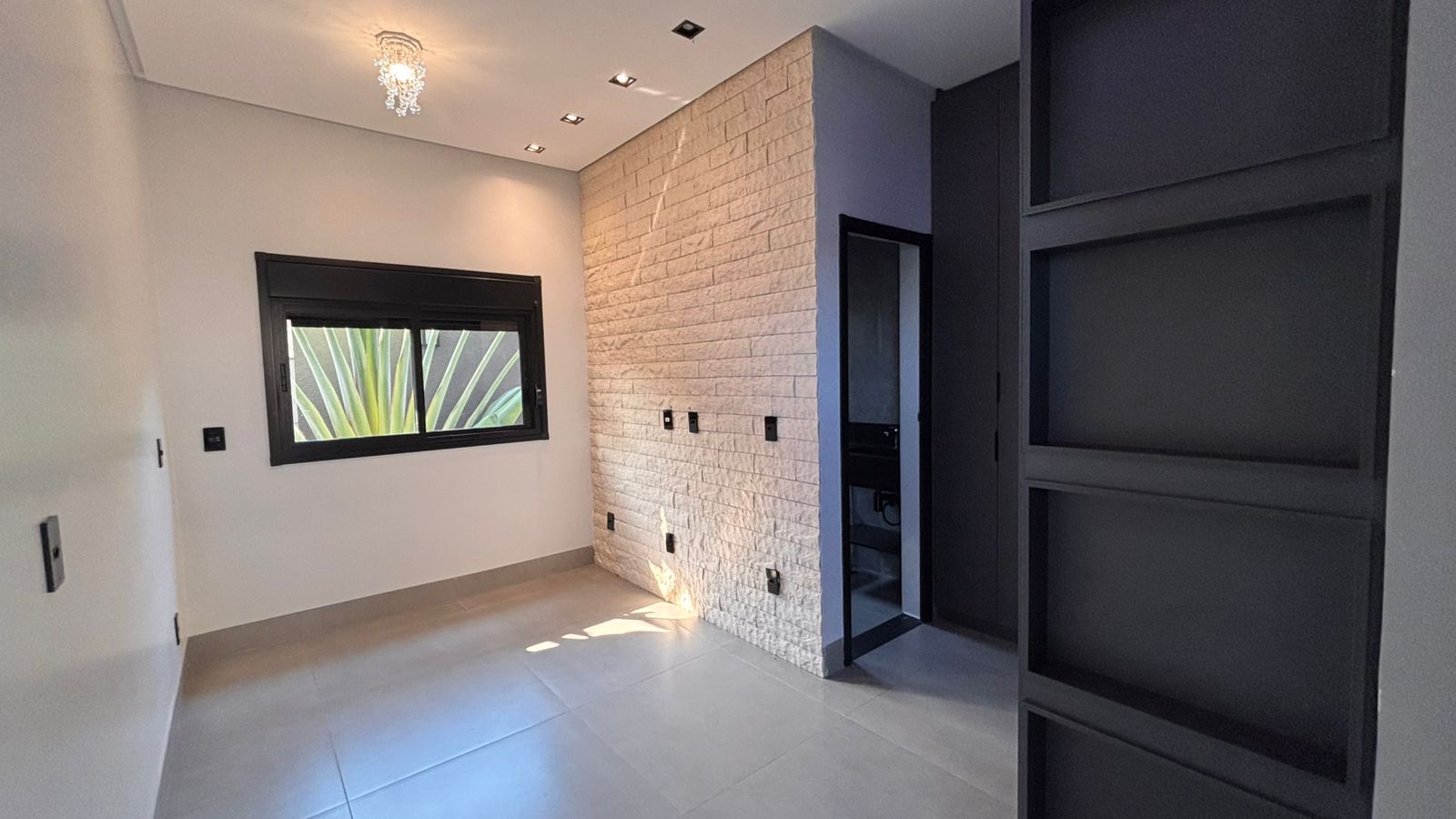 Casa térrea a venda / Jardins Barcelona / 190 m² e terreno de 300 m² /  3 suites / home theater / piscina aquecida com prainha / hidro / LED