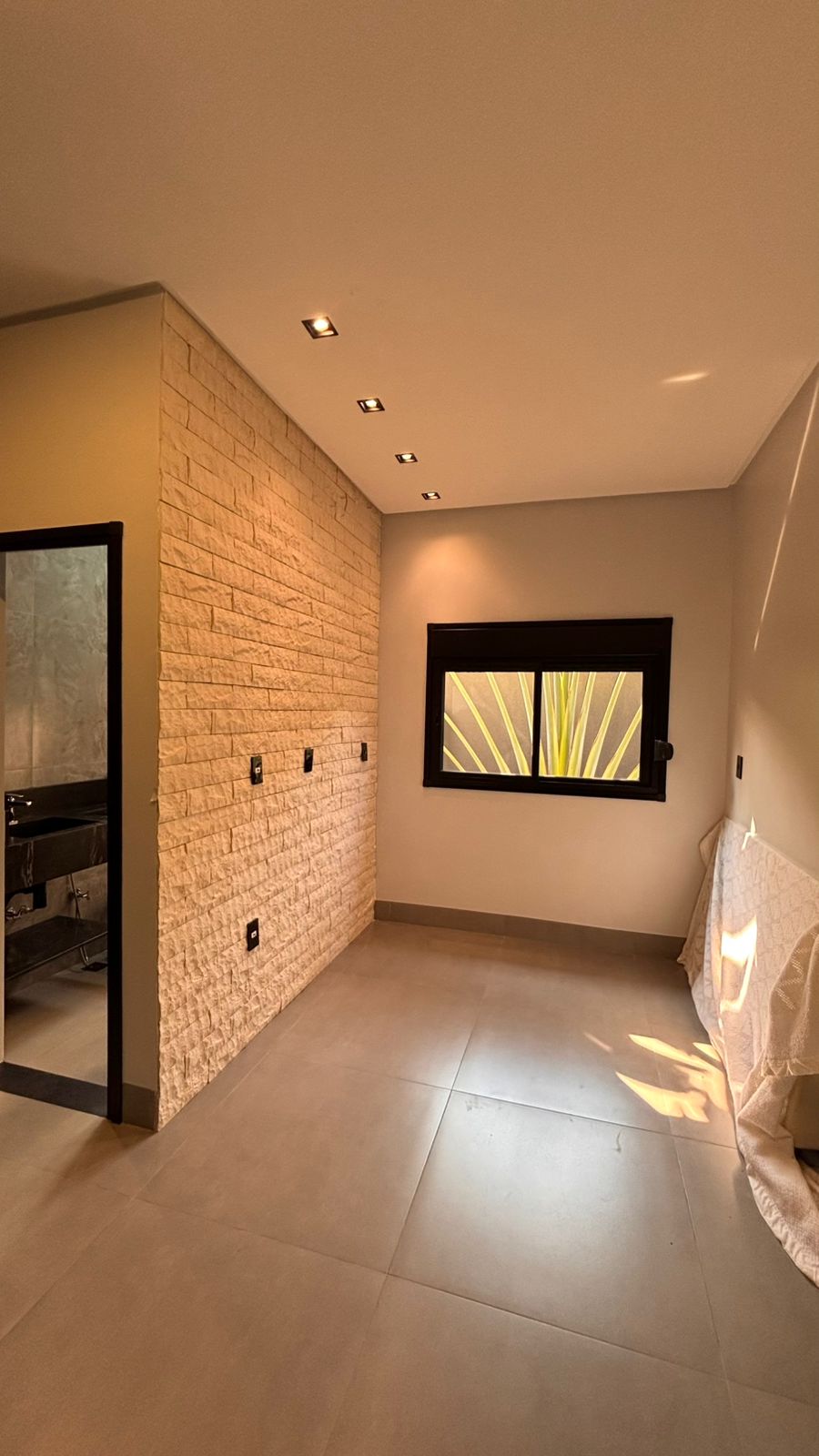 Casa térrea a venda / Jardins Barcelona / 190 m² e terreno de 300 m² /  3 suites / home theater / piscina aquecida com prainha / hidro / LED