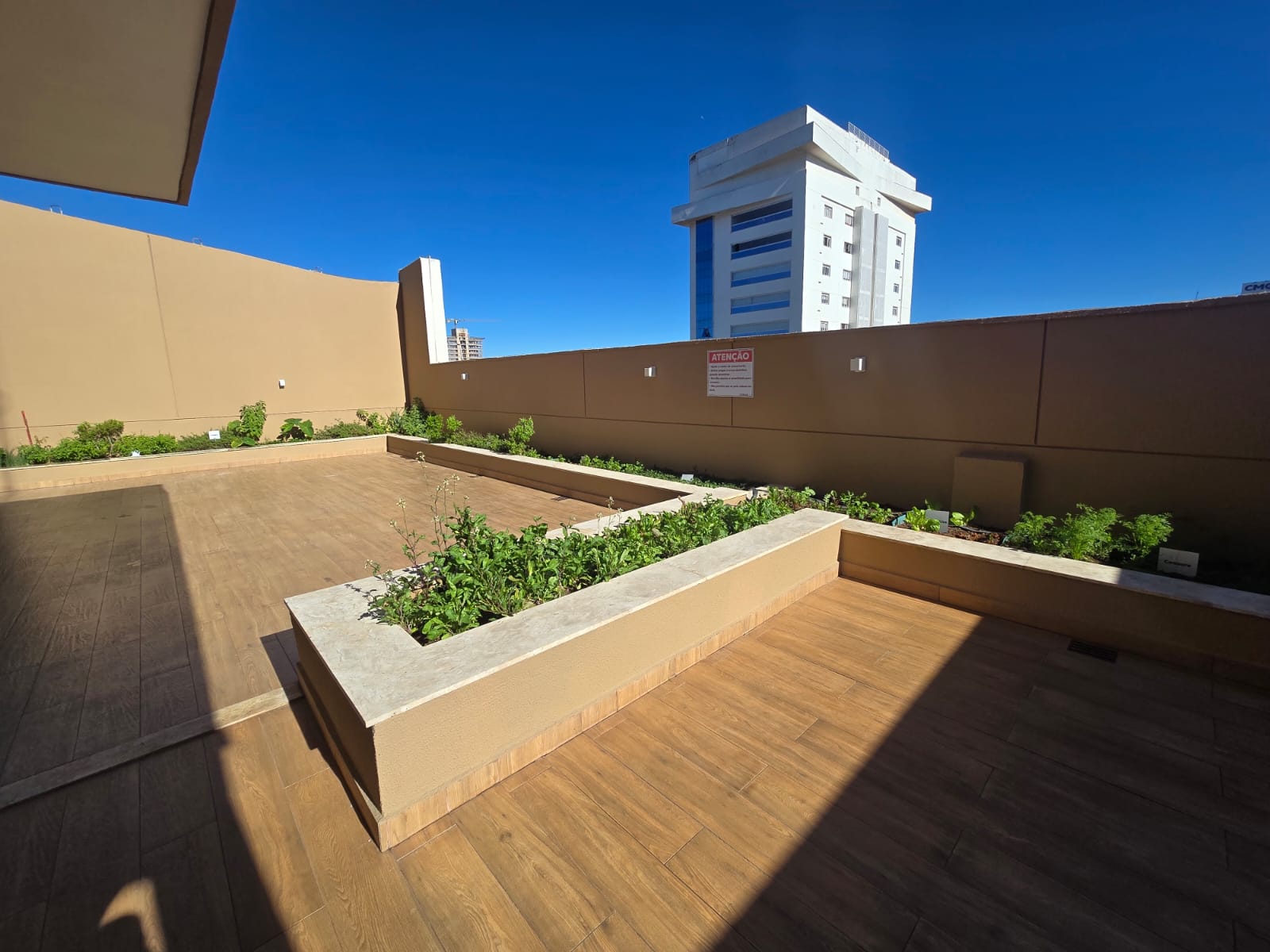 Apartamento à venda 104 m² / Setor Bueno / 2 suítes / lavabo / projeto luminotécnico e armários / prédio novo / Rua T-30