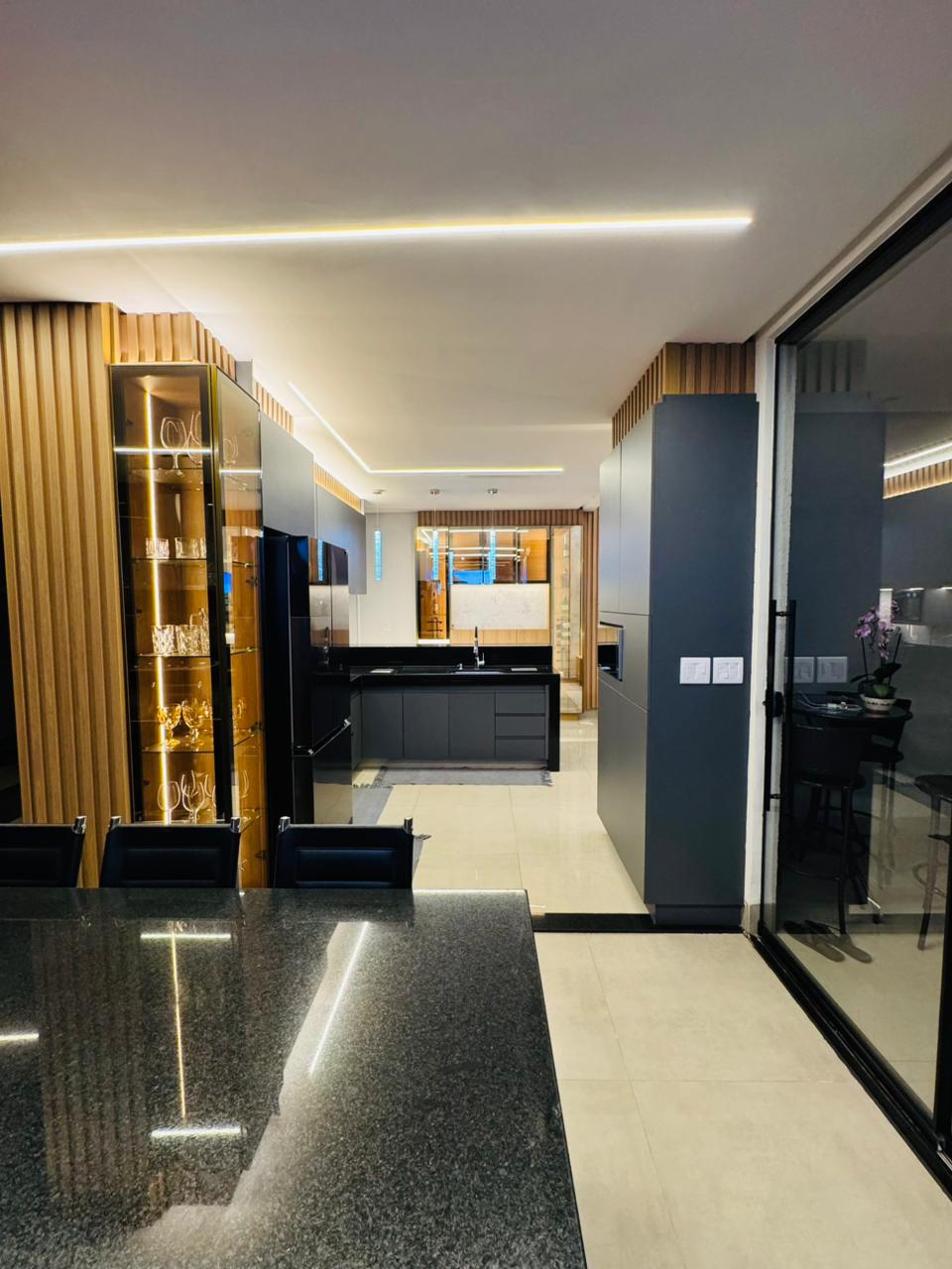Casa para venda / Bairro Cardoso / 3 quartos / 1 suite / 130 m² / Pronta para Morar: Casa com marcenaria completa, eletros e automação inclusos!