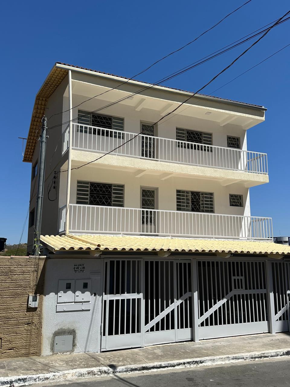 Prédio à venda no Rio Quente / Prédio principal 9 suítes / 481,00m2 / +4 kitnets 101,00m²