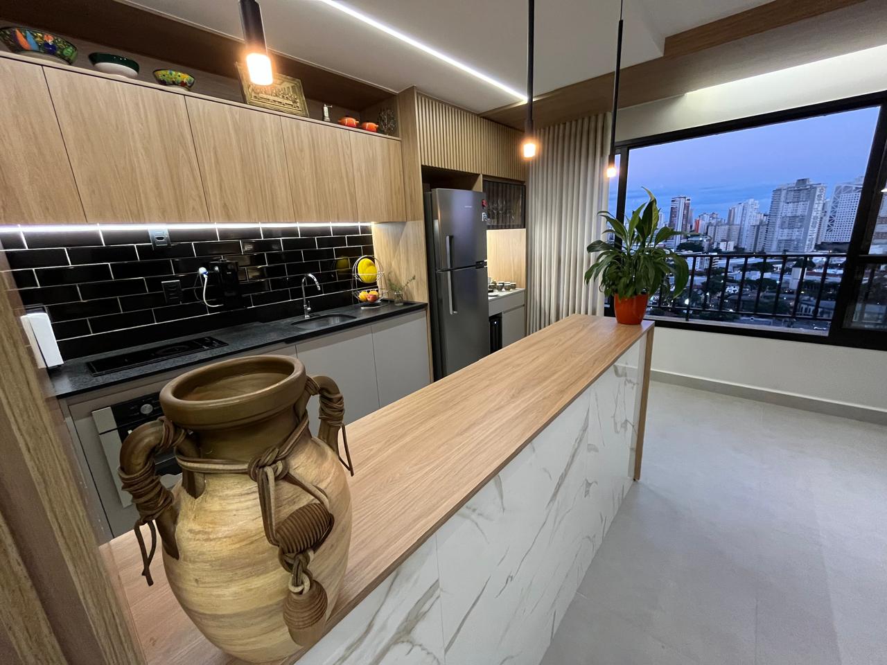 Apartamento à venda Setor Bueno / 87 m² /   02 suítes / lavabo e varanda / com vista privilegiada para o Parque Vaca Brava / 2 vagas / mobiliado