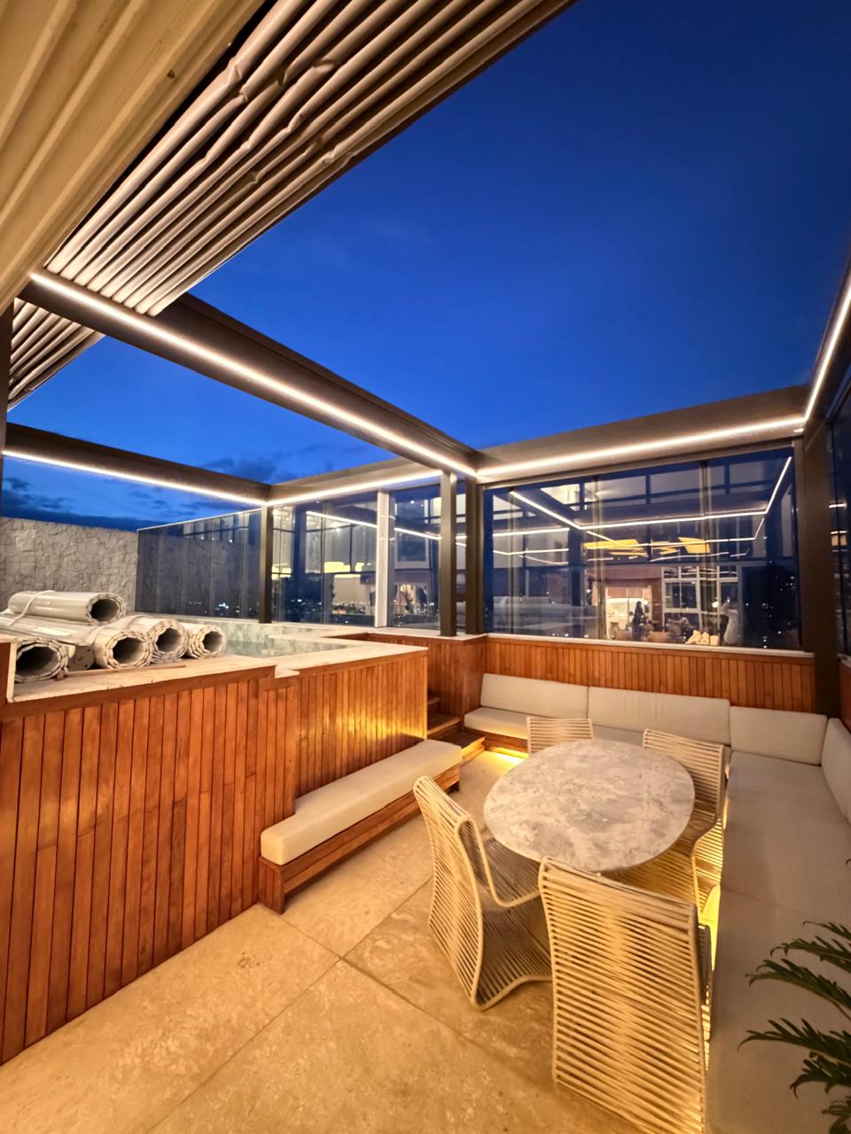 Apartamento de Alto Padrão à Venda no Penthouse - Gran Exellence / 4 suítes / 4 vagas / Setor Bueno