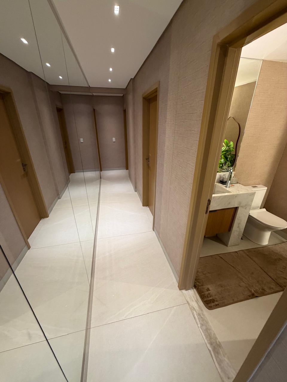 Apartamento de Alto Padrão à venda no Deck 23 Opus / 3 suítes / 204m² / 3 vagas / Mobiliado / Setor Bueno