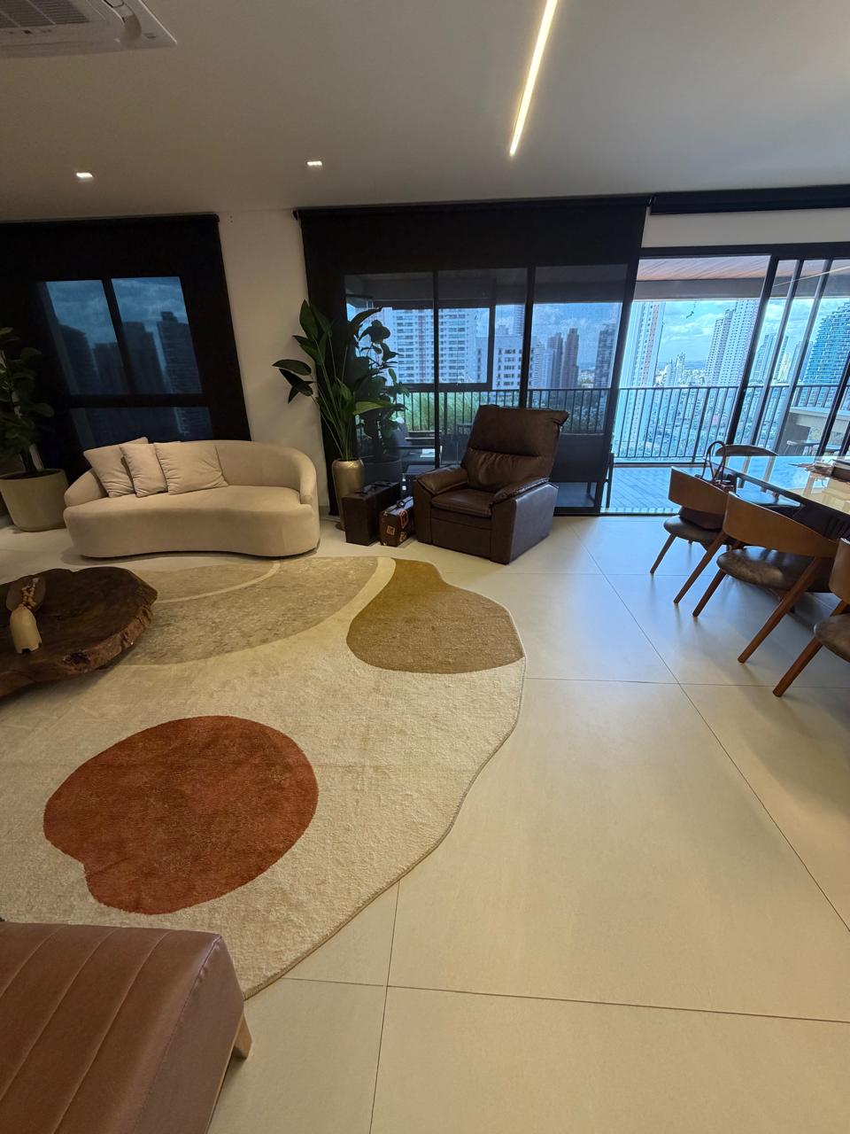 Apartamento de Alto Padrão à venda no Deck 23 Opus / 3 suítes / 204m² / 3 vagas / Mobiliado / Setor Bueno
