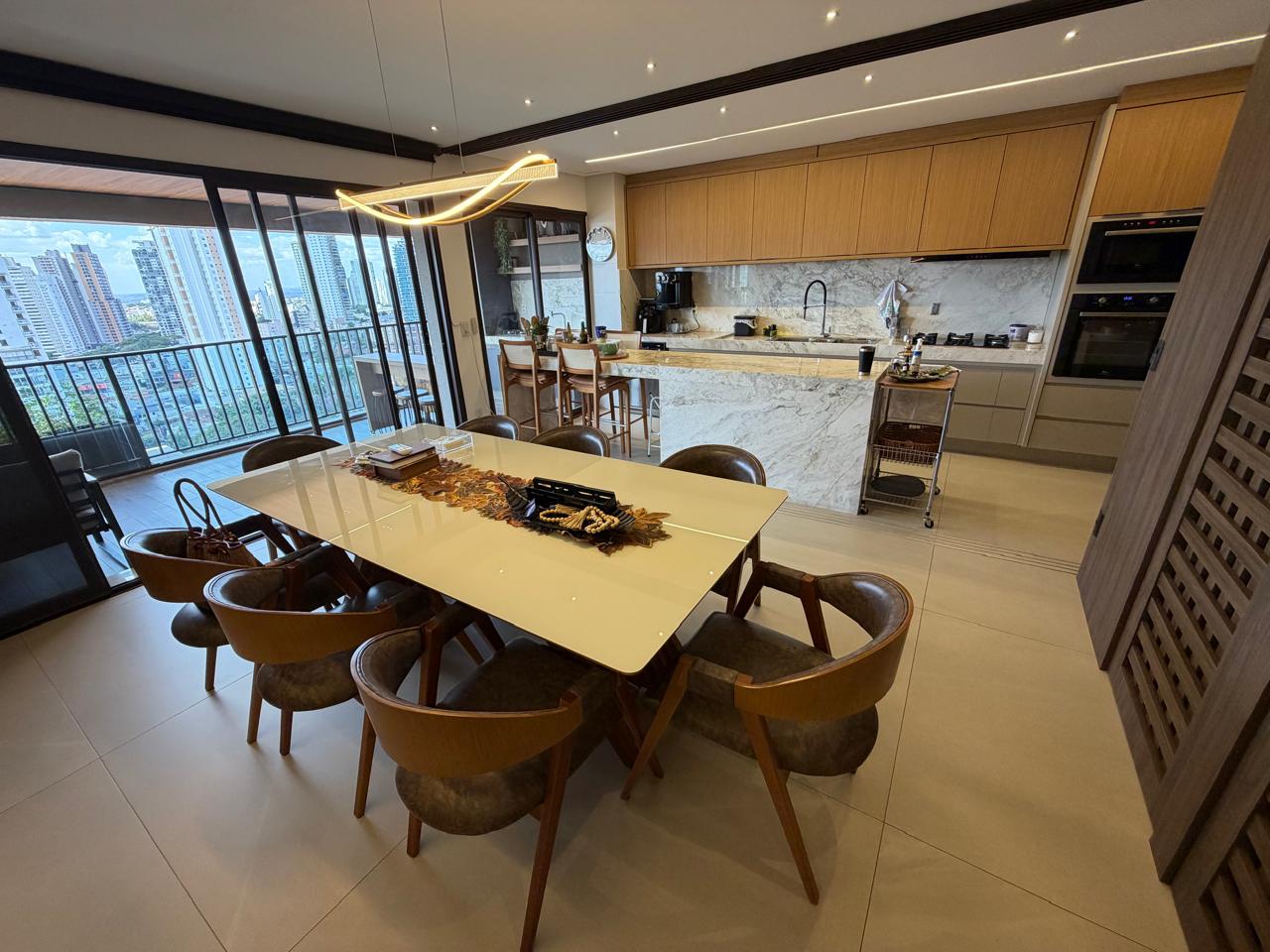 Apartamento de Alto Padrão à venda no Deck 23 Opus / 3 suítes / 204m² / 3 vagas / Mobiliado / Setor Bueno
