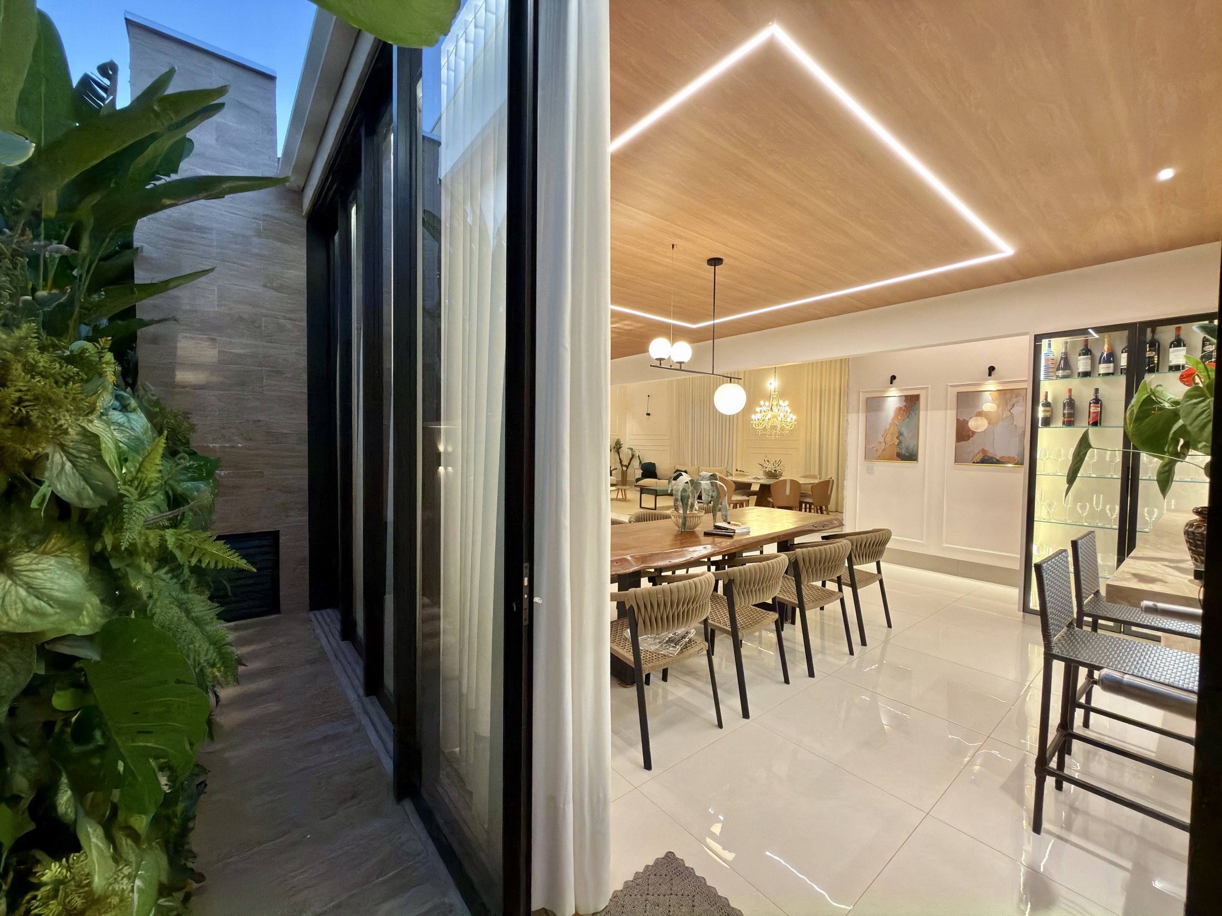 Venda Casa térrea Jardins Valencia  / 200 m² / jacuzzi / churrasqueira / 3 quartos